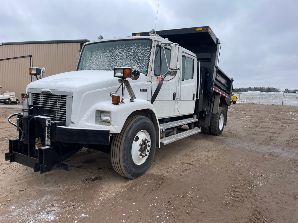 2001 Freightliner FL70 Dump Truck (Princeton, MN) (Has MN Title) 