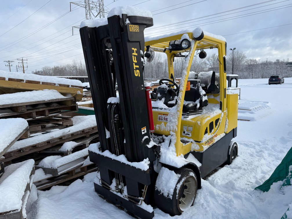 Hyster 120 LP Powered Fork Lift, (Located in West Allis, WI)
