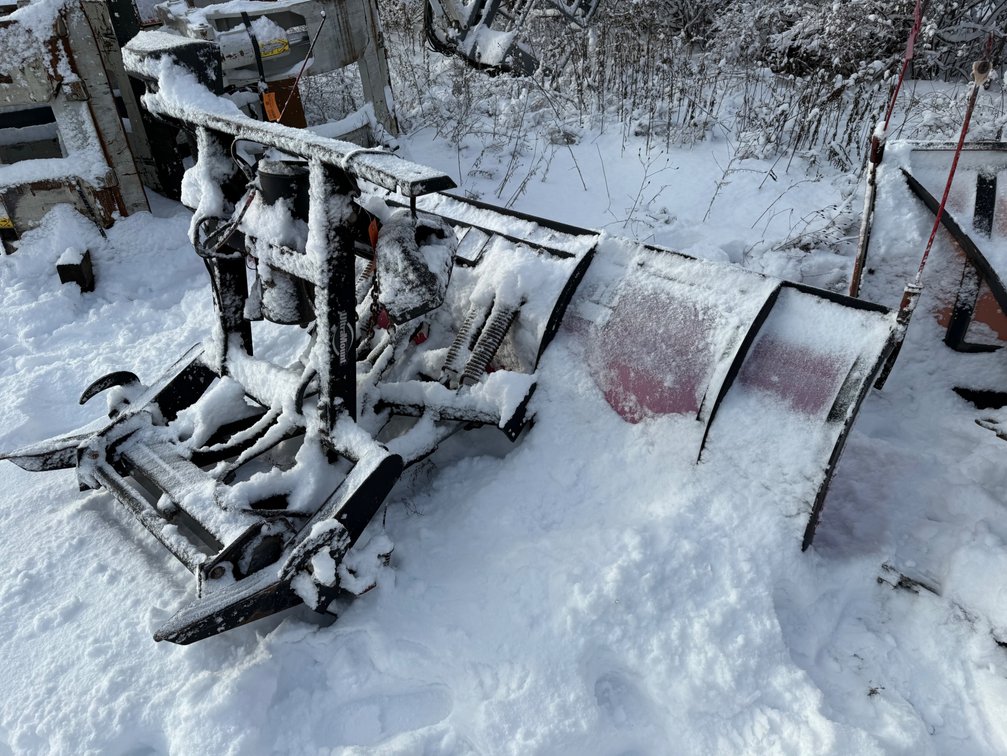 Western Ultra Mount Plow, (Located in West Allis, WI)