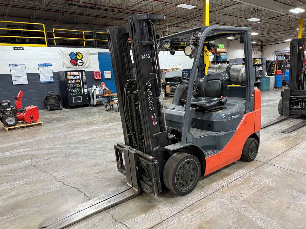 Toyota LP Forklift, (Located in Sussex, WI)