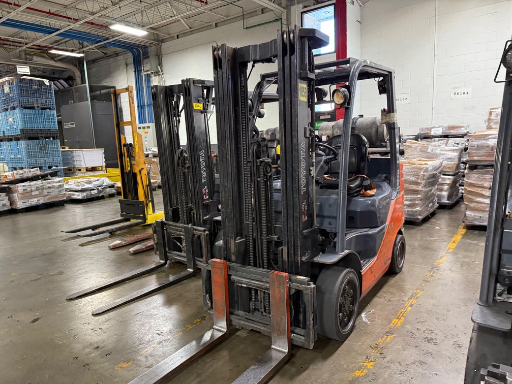 Toyota LP Forklift, (Located in Pewaukee, WI)