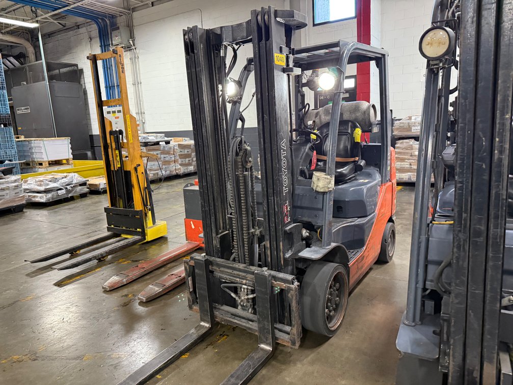 Toyota LP Forklift, (Located in Pewaukee, WI)