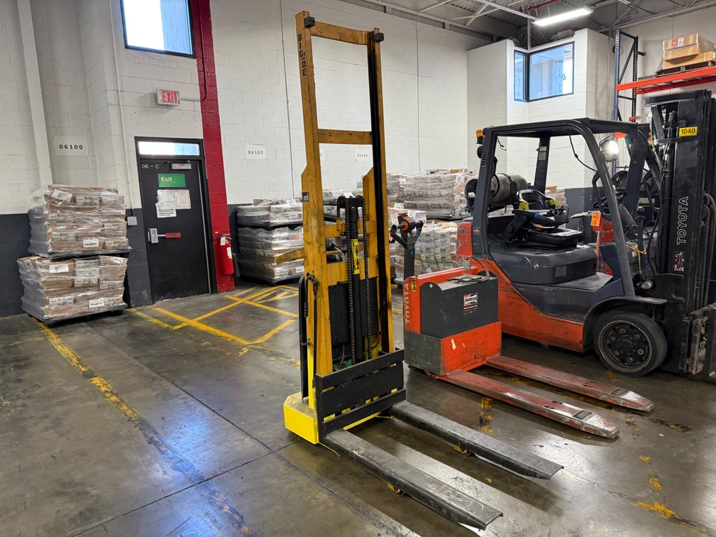 BigJoe Walk Behind Pallet Forklift, (Located in Pewaukee, WI)