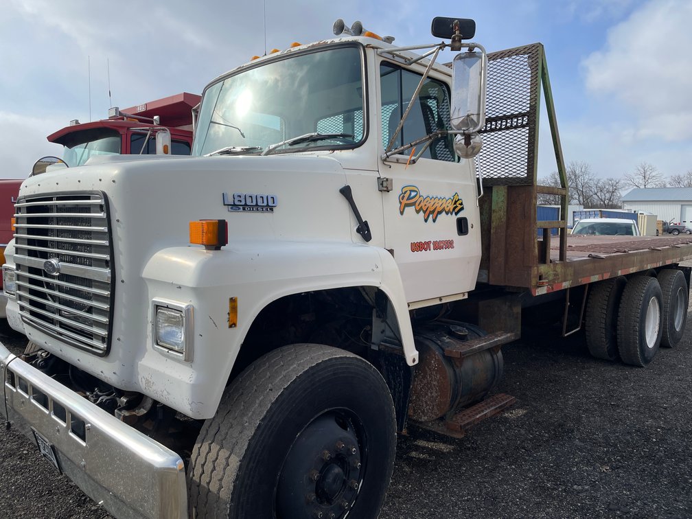 1994 Ford L8000 Tandem Axle Rolloff Truck (Has Title)