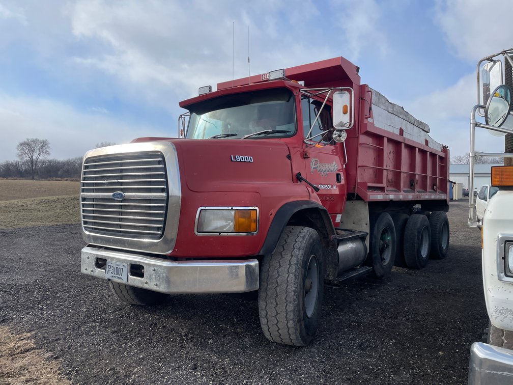 1991 Ford L9000 Tri-Axle Dump Truck (Has Title)