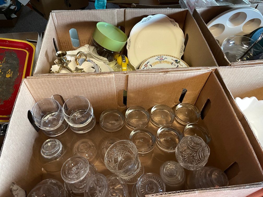 Decorative Dessert Plates, Saucers, and More