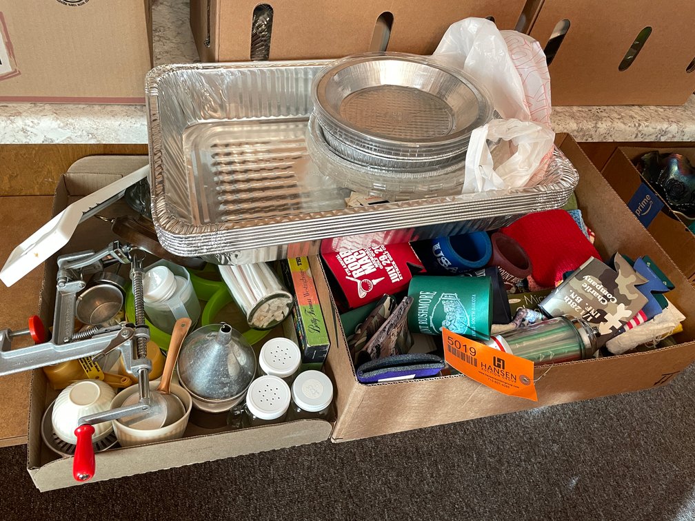 Pampered Chef Apple Peeler/Corer, Aluminum Roasting Pans, and Can Koozies