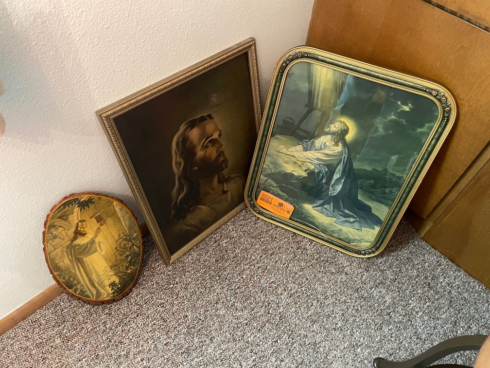 (3) Pictures of Jesus