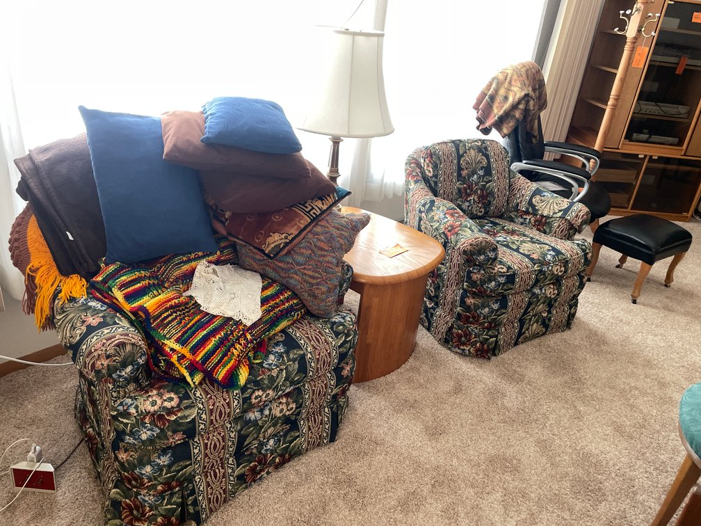 (2) Cloth Chairs and End Table with Lamp
