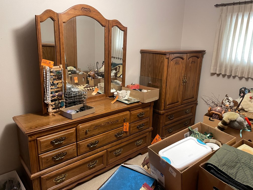 (4) Piece Bedroom Set