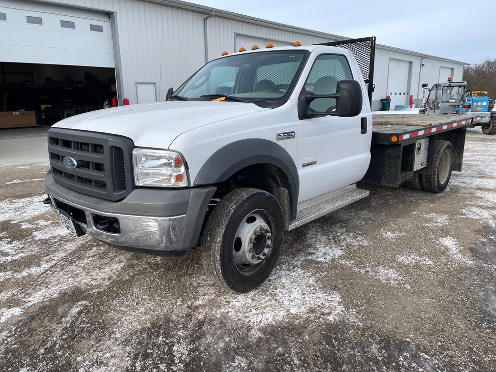 2005 Ford F450XL Diesel Flatbed Truck (Has WI Title)