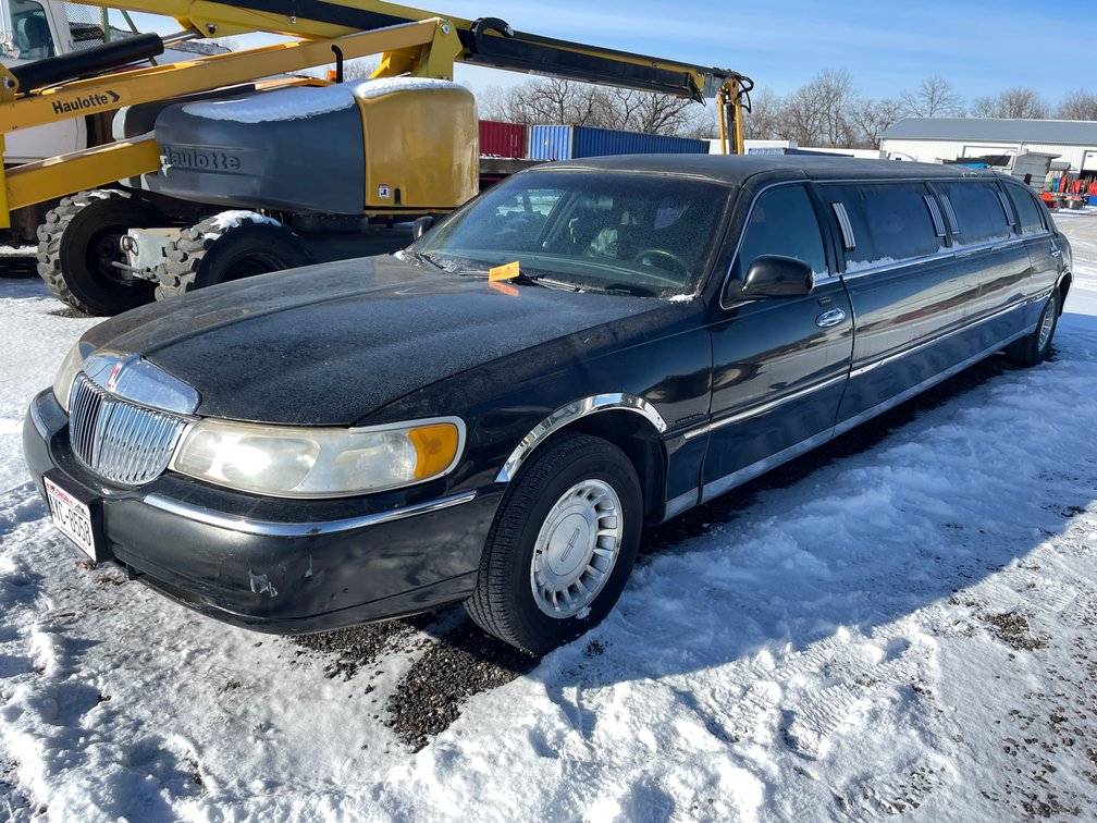 2001 Lincoln Town Car Krystal Street Stretched Limo, (Has Title In Delay)