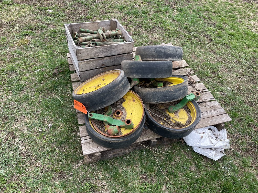 John Deere 7200 Planter Wheels and Parts