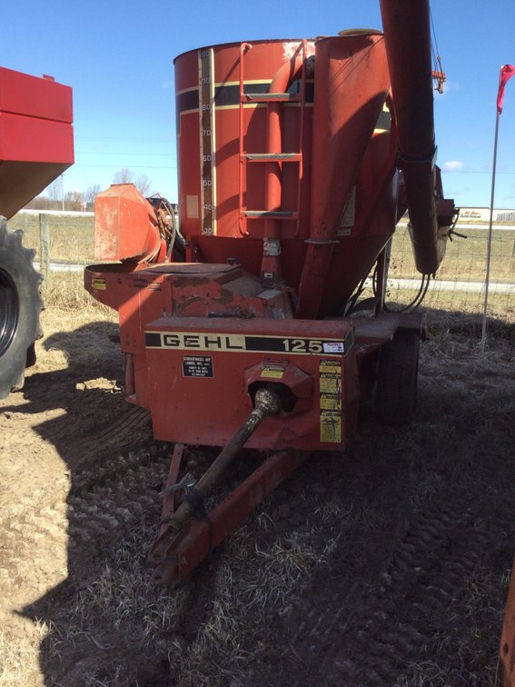 Gehl 125 Mix-All Grinder