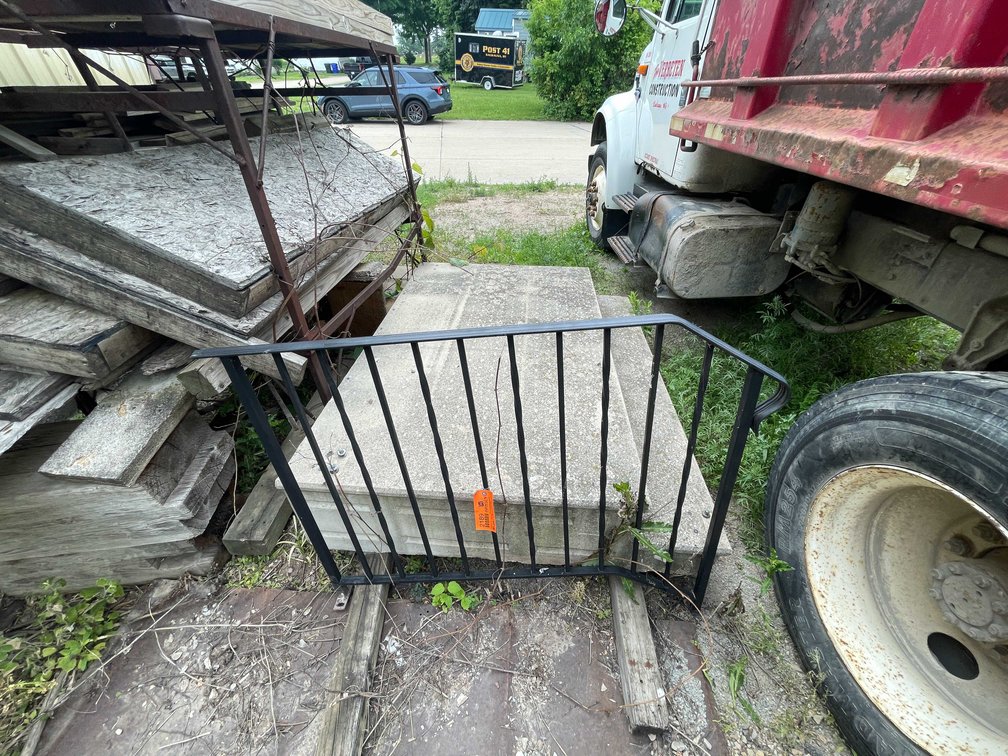 Concrete Step Pad and Rail