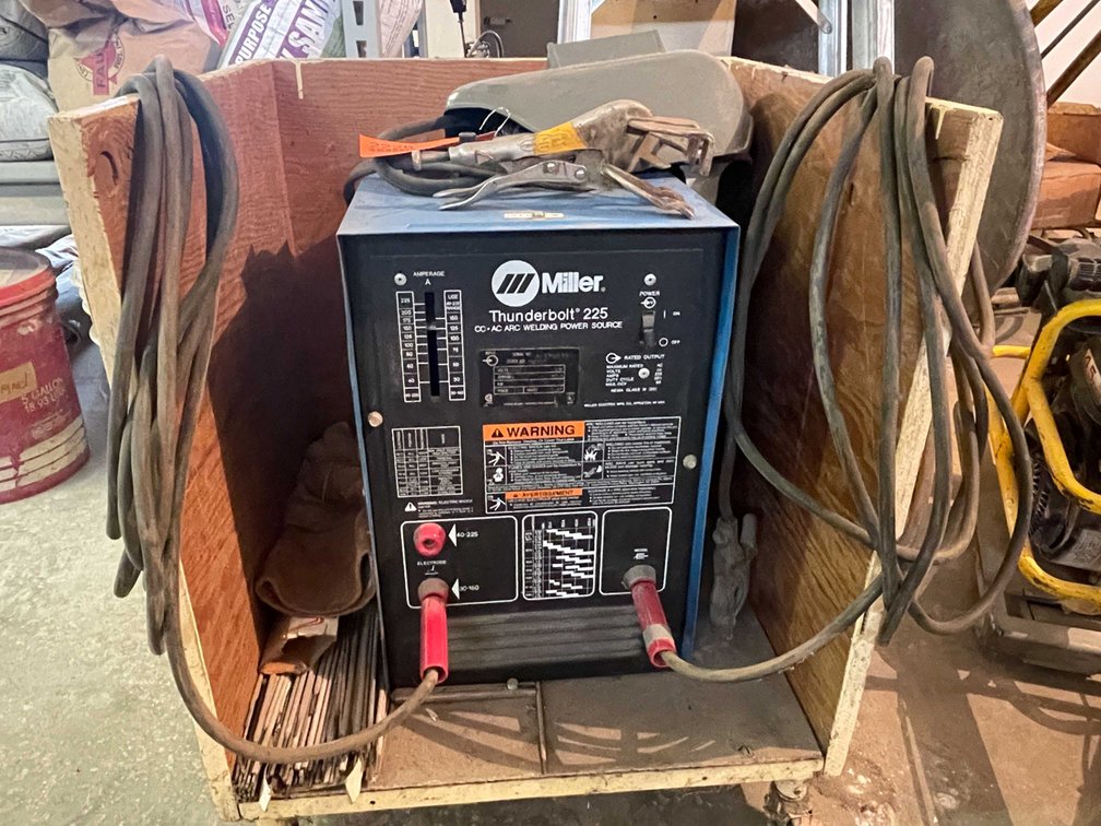 Miller Thunderbolt 225 CC.AC Arc Welder