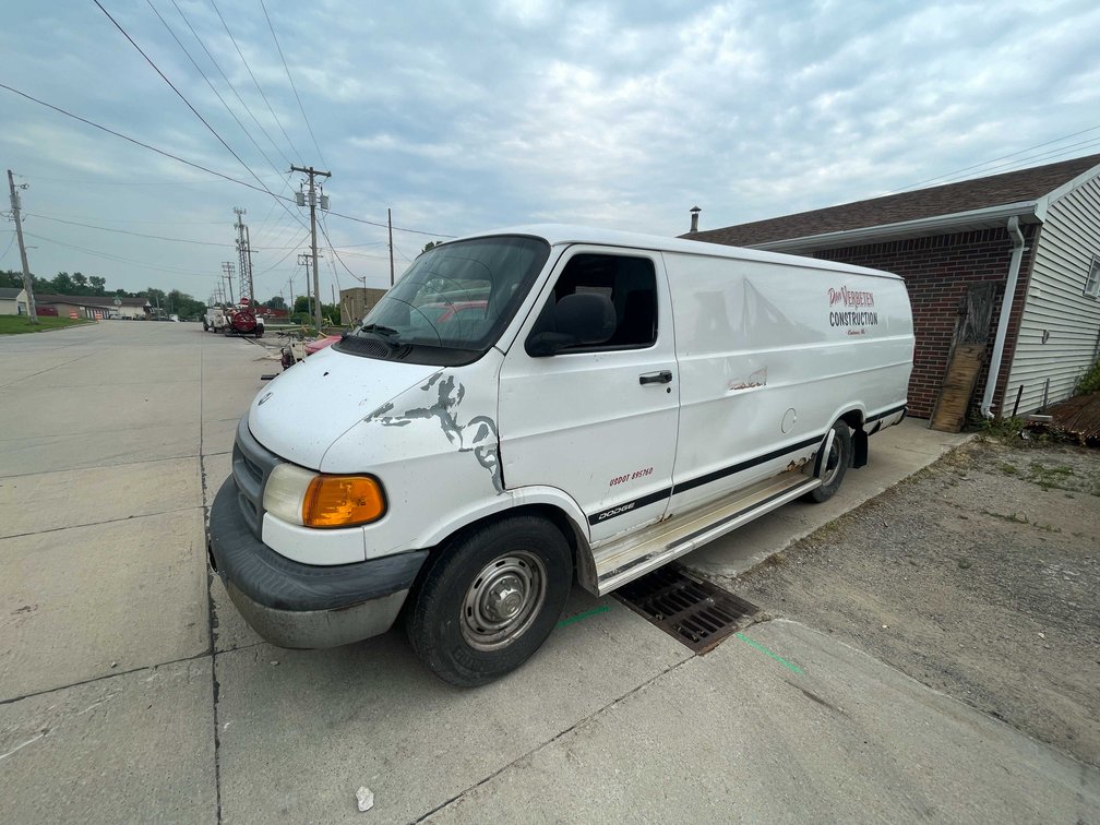 2001 Dodge Ram 3500 Extended Van (Has WI Title)