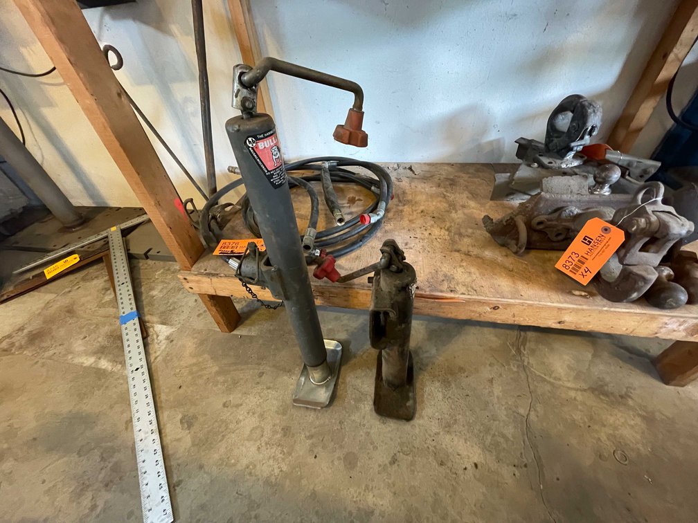 (2) Bulldog Trailer Jacks
