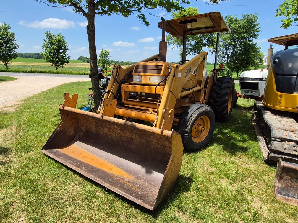 380 B Case Loader