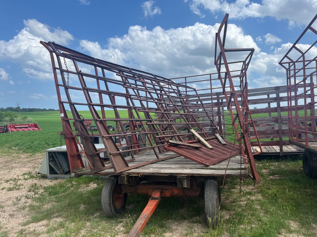 Meyers Kick Bale Wagon