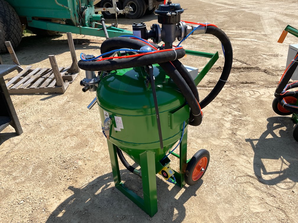 2025 DB500 Dustless Blasting Machine