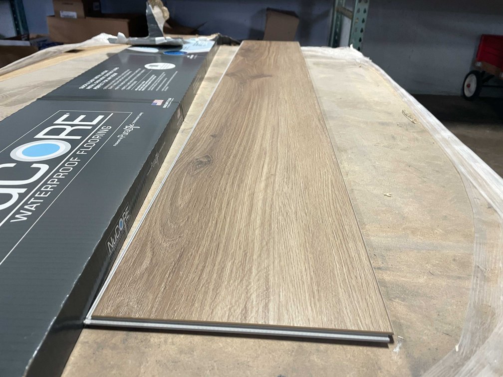 (48) CTNS Timber Creek WATERPROOF Vinyl Click Flooring Planks
