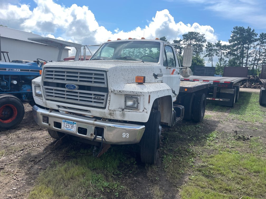 1993 Ford F600 Flatbed Truck **Non-Runner** (Has MN Title) (Ham Lake, MN)