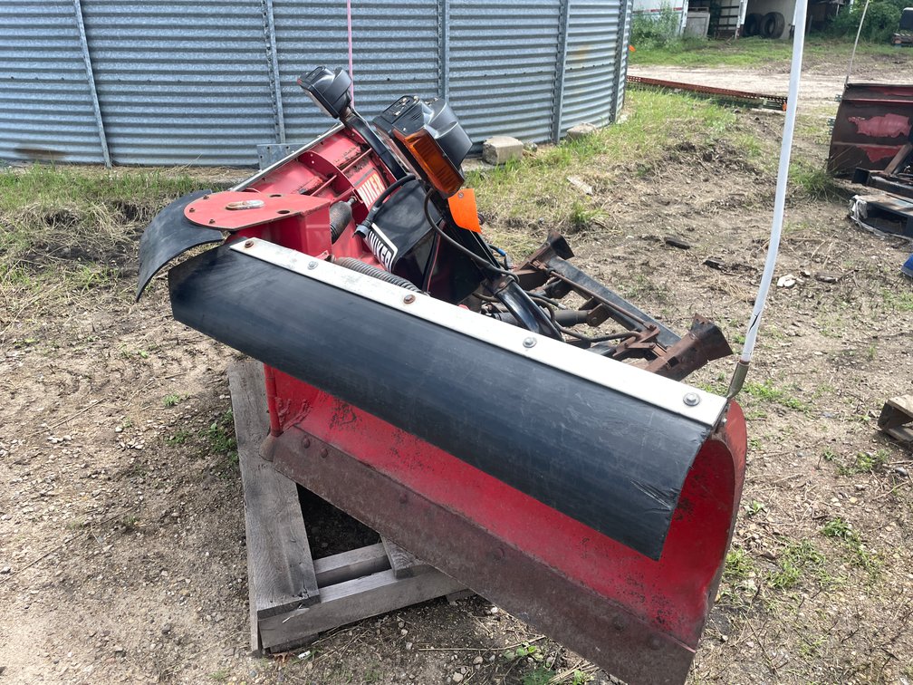 Hiniker V-plow (Ham Lake, MN)