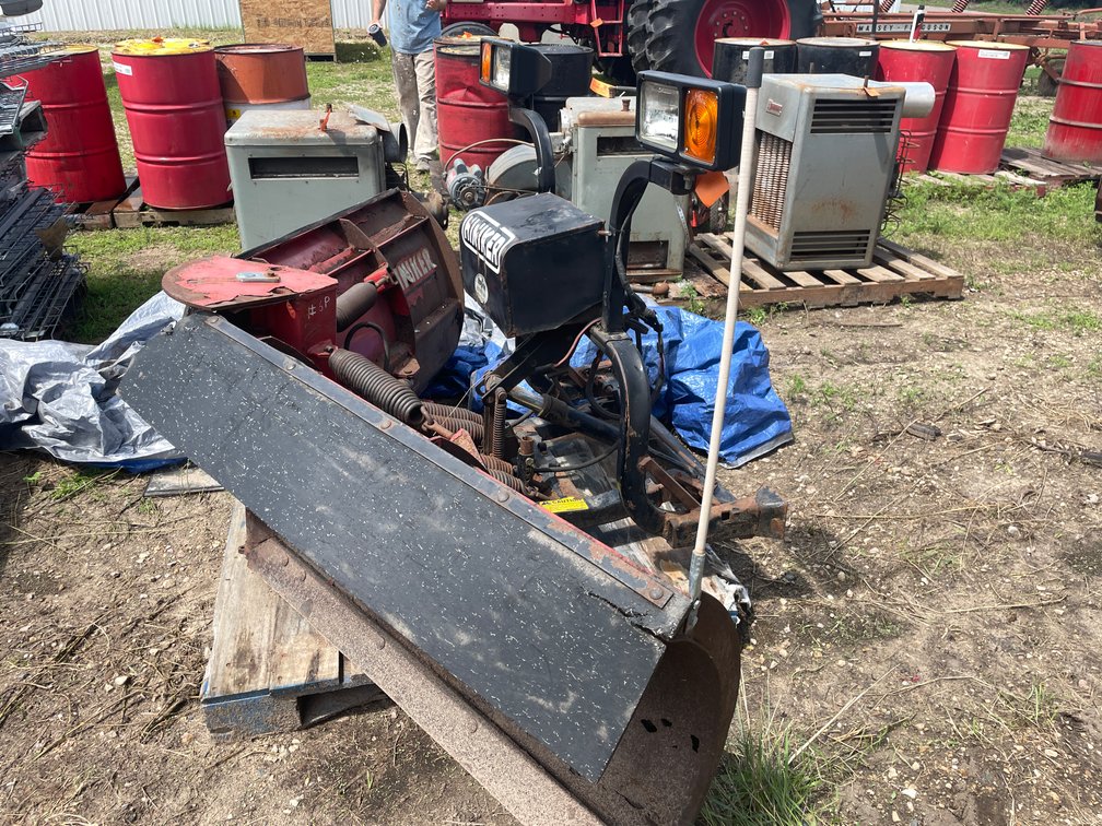 Hiniker V-Plow (Ham Lake, MN)