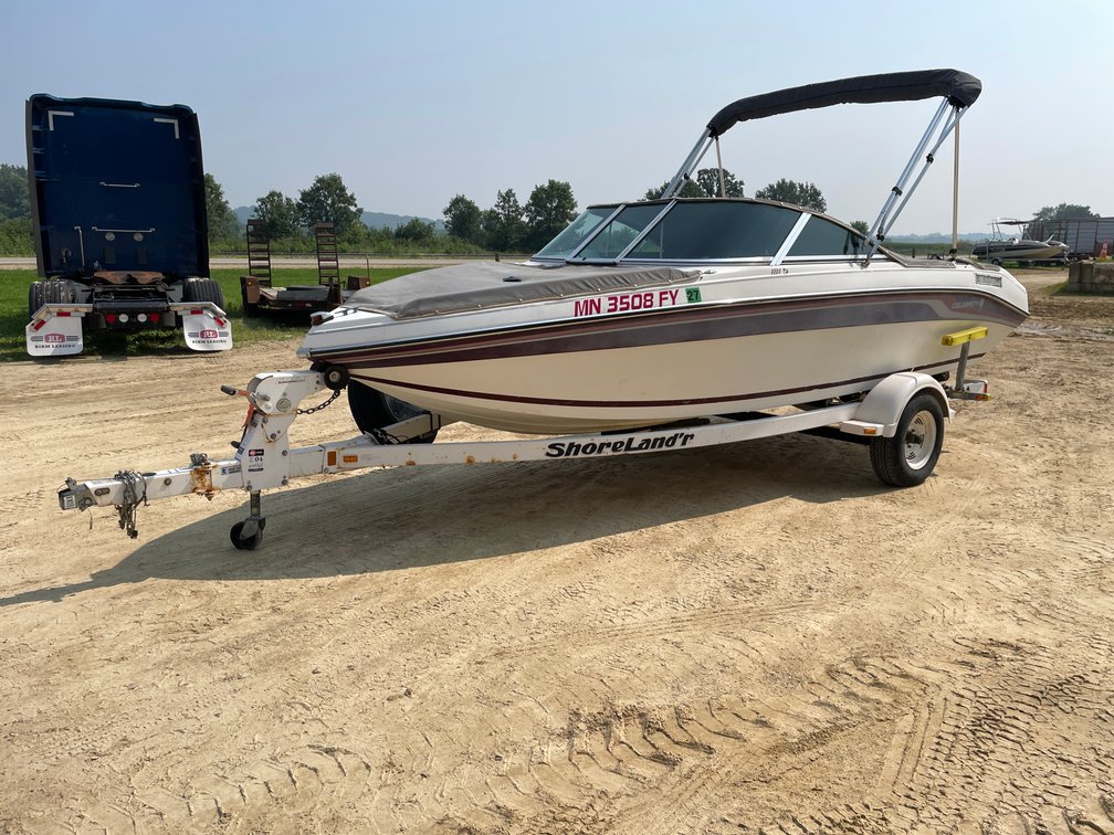 1991 Celebrity Bowrider 18' Fiberglass Boat (Has MN Title) 