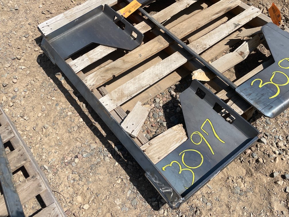 Unused 2025 Wolverine Quick Tach Cut Out Mount Plate