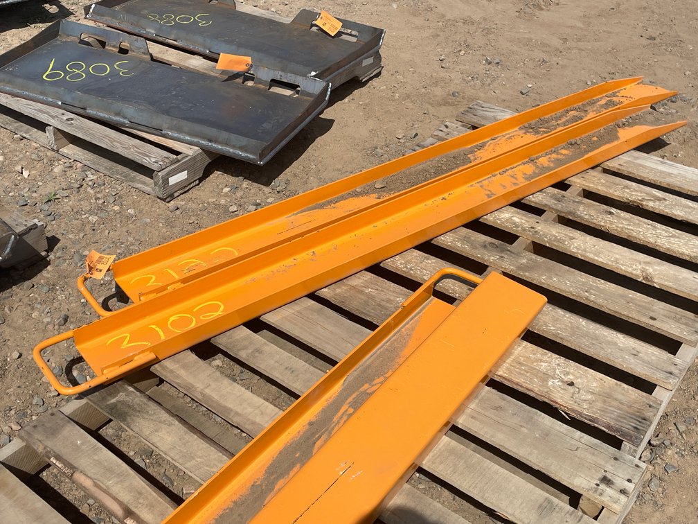 Unused 2025 Wolverine Skid Steer Pallet Fork Extensions