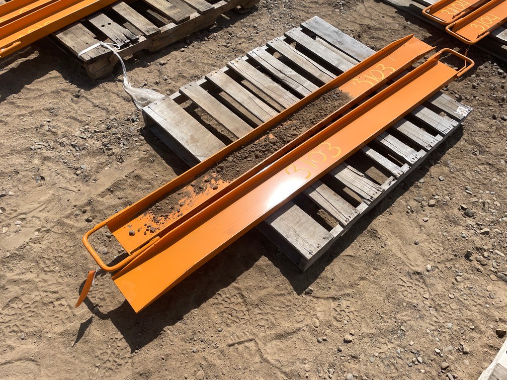 Unused 2025 Wolverine Skid Steer Pallet Fork Extensions