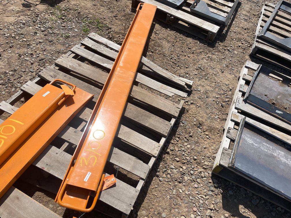 Unused 2025 Wolverine Skid Steer Pallet Fork Extensions