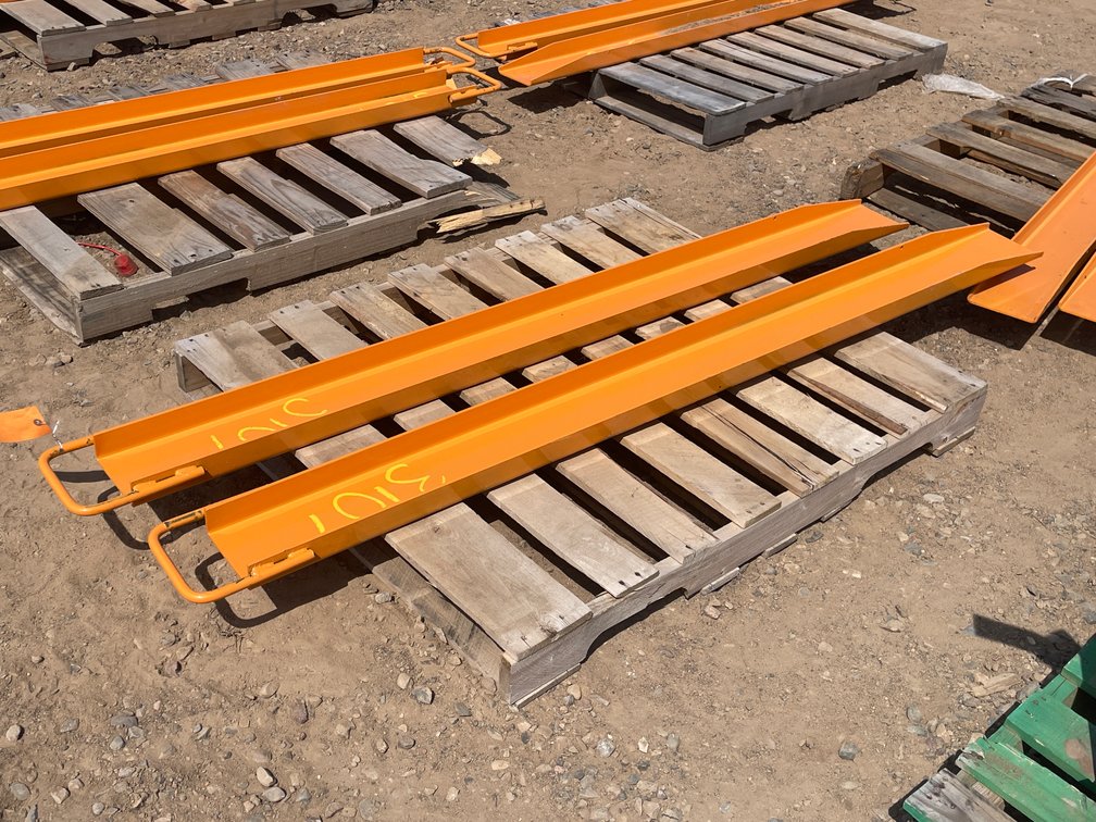Unused 2025 Wolverine Skid Steer Pallet Fork Extensions