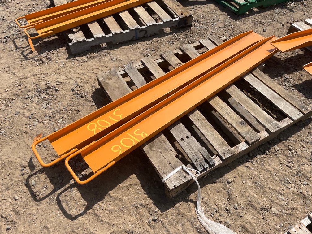 Unused 2025 Wolverine Skid Steer Pallet Fork Extensions