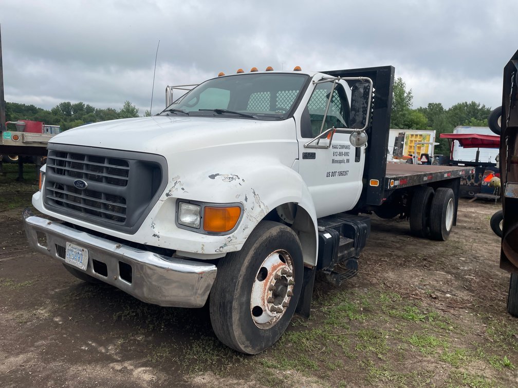 2000 Ford F-6500 Super Duty Flatbed Truck (Has MN Title) (Ham Lake, MN)