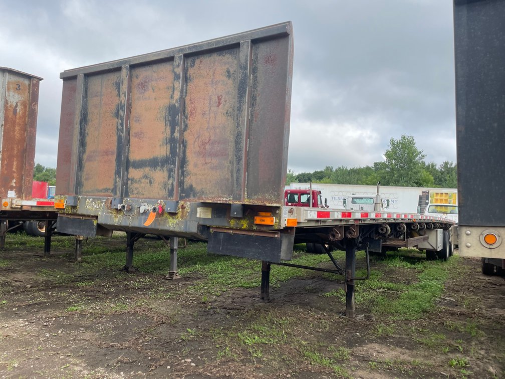 2001 Transcraft Flatbed Semi Trailer (Has MN Title) (Ham Lake, MN)