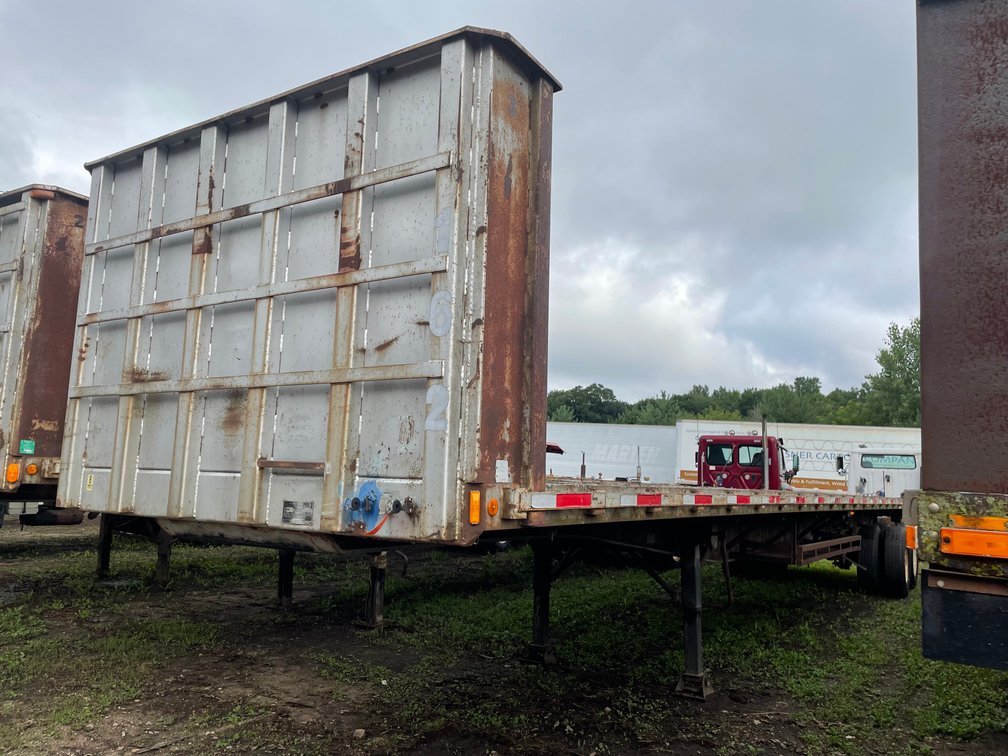 1990 Fruehauf PBH-F25-45W Flatbed Semi Trailer (Has MN Title) (Ham Lake, MN)