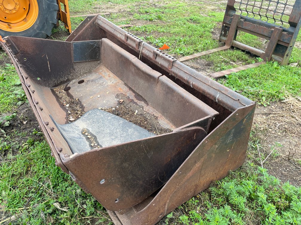 Skid Steer Bucket (Ham Lake, MN)