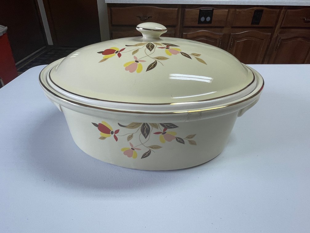 Hall Jewel Tea Autumn Leaf Large 3-1/2 Qt. Covered Casserole