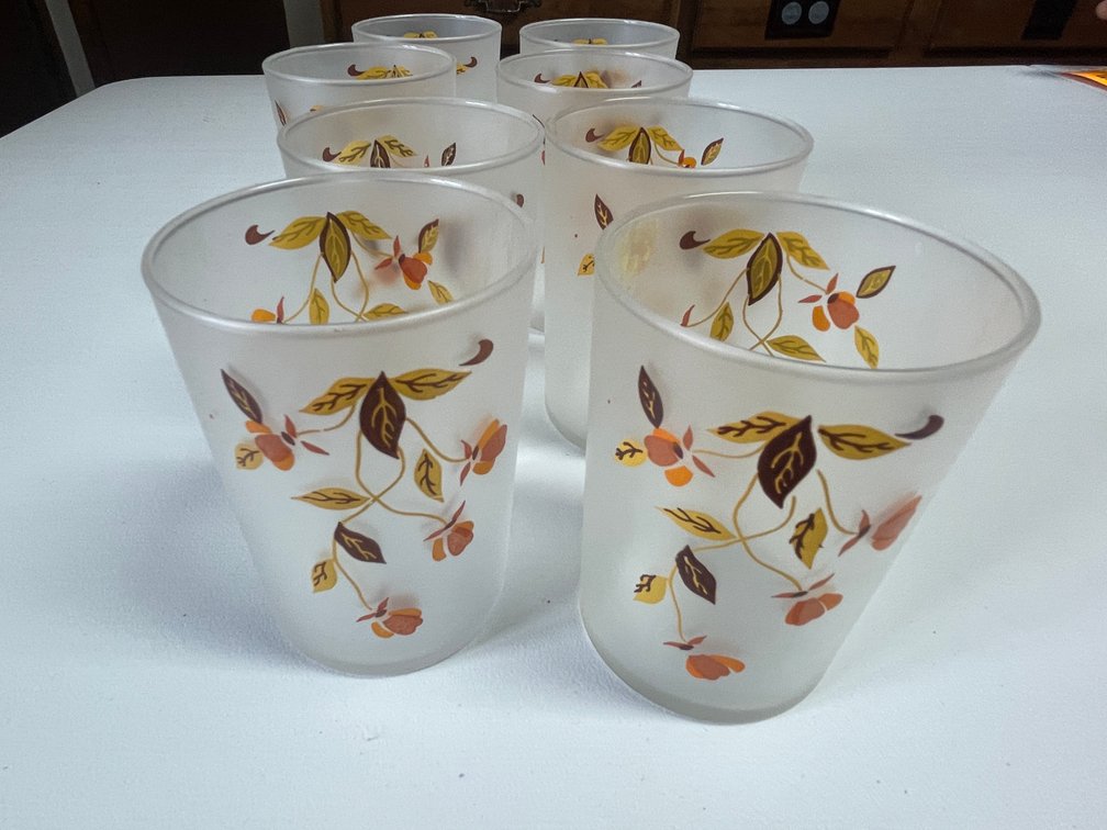 (8) Hall Jewel Tea Autumn Leaf Frosted 