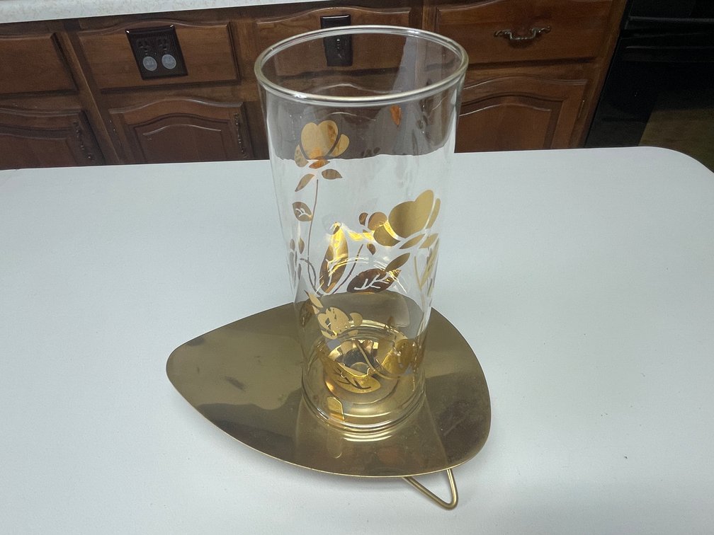 (1) Hall Jewel Tea Autumn Leaf Douglas Hurricane Lamp