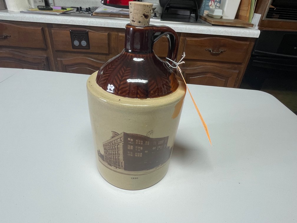 (1) Hall Jewel Tea Historical Commemorative Jugs