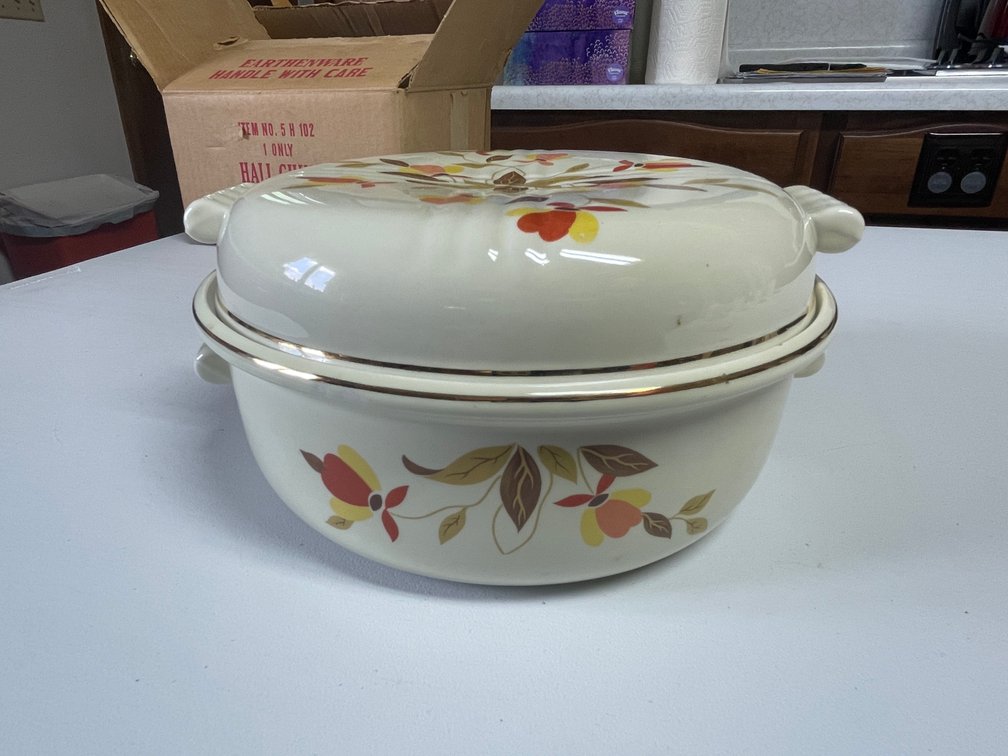 Hall Jewel Tea Autumn Leaf Casserole Round 