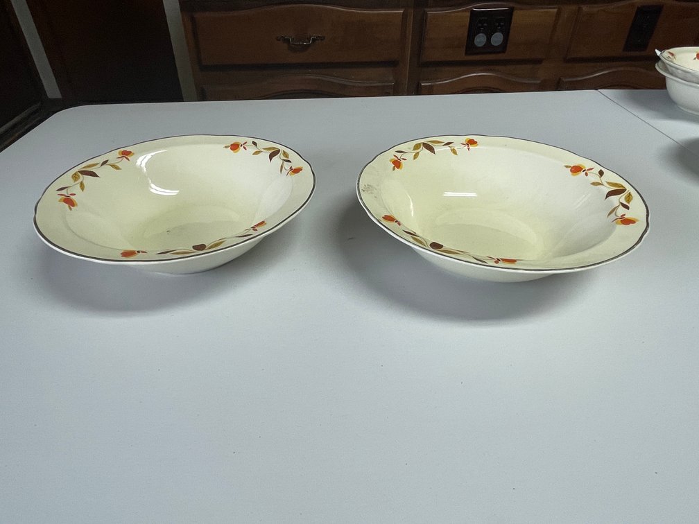 Hall Jewel Tea Autumn Leaf 9" Serving Bowl