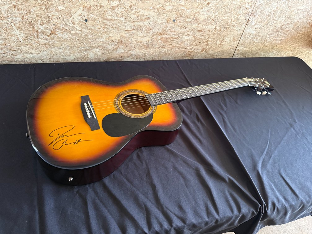 Darius Rucker Guitar 