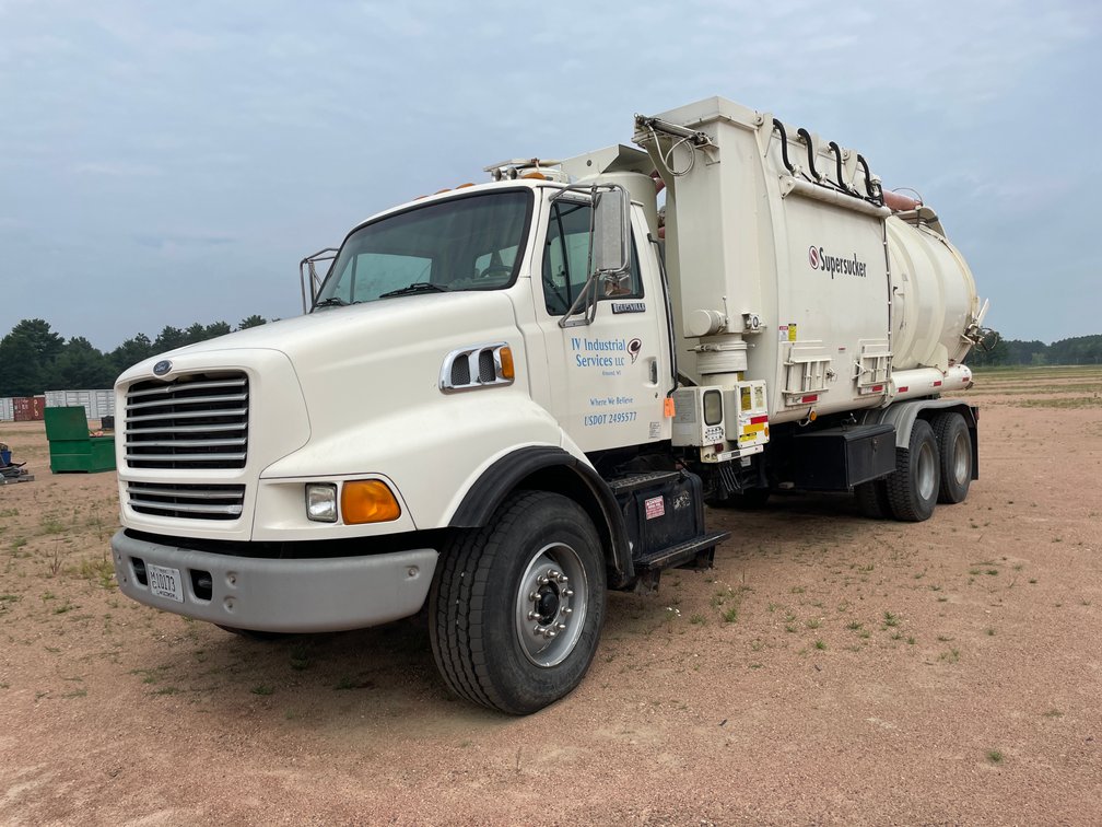1998 Ford Louisville Super Sucker Vac Truck (WI Title in Delay)