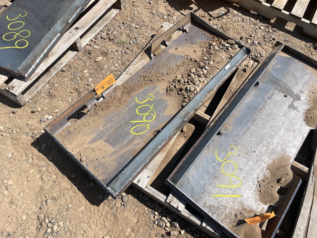 Unused 2025 Wolverine Universal Quick Attach Mount Plate