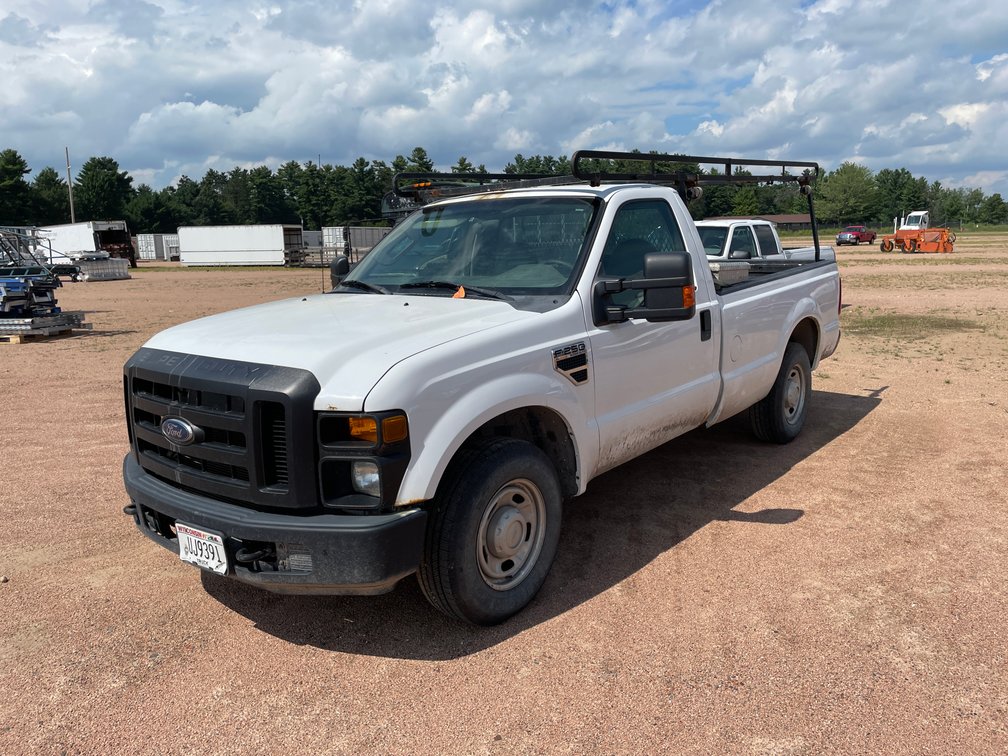 2010 Ford F-250 XL Super Duty Pickup (WI Title in Delay)